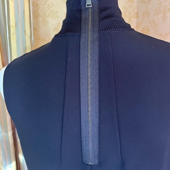 𝅺VINCE Black mock neck pleated sleeveless stretchy top size XS - Picture 6 of 8